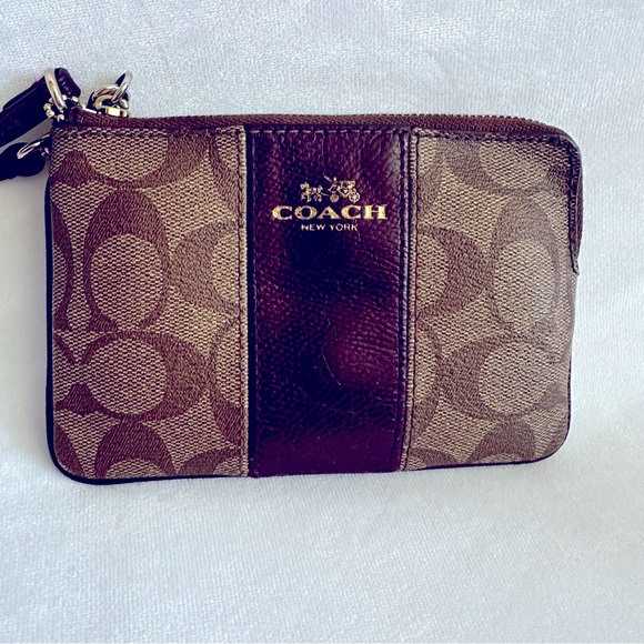 Coach Signature Leather Corner Zip Khaki Cherry Wristlet - Picture 5 of 16